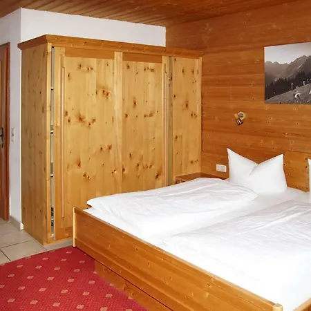 Almrausch Gasthof Mittelberg