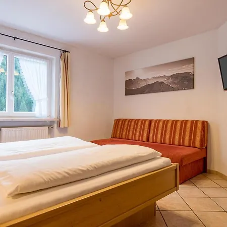 Almrausch Guest house Mittelberg